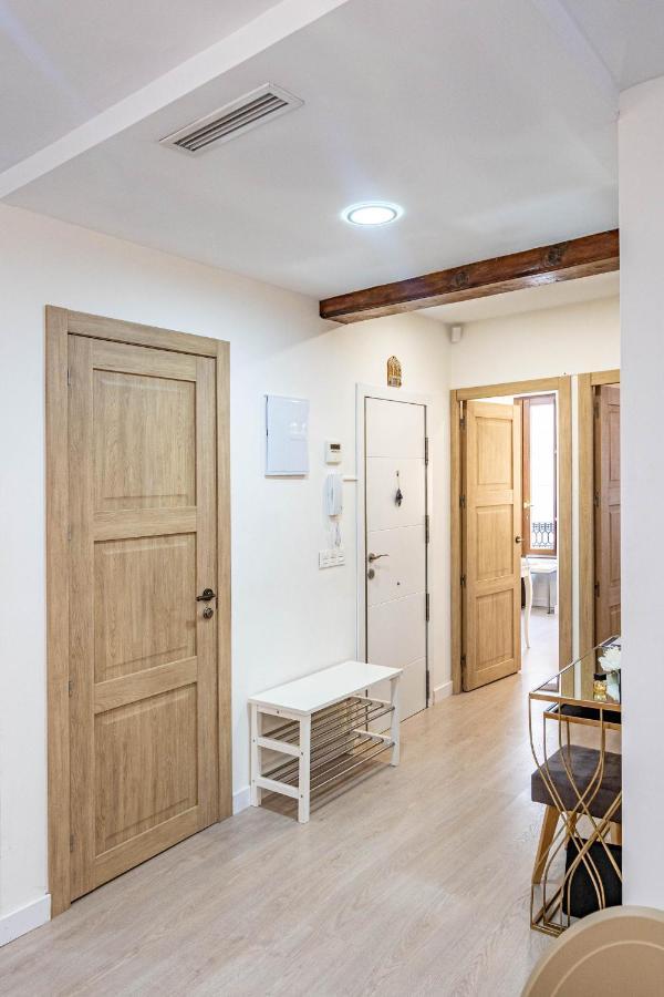 Ferienwohnung Central Luxury Flat With Free Parking Valencia Exterior foto