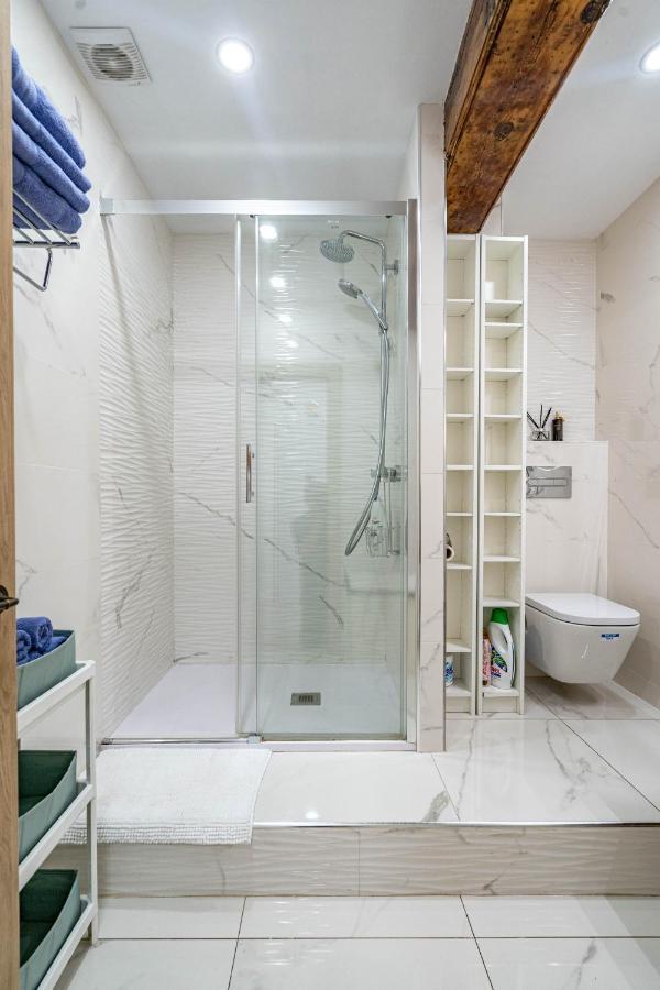 Ferienwohnung Central Luxury Flat With Free Parking Valencia Exterior foto