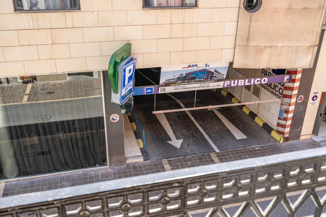 Ferienwohnung Central Luxury Flat With Free Parking Valencia Exterior foto