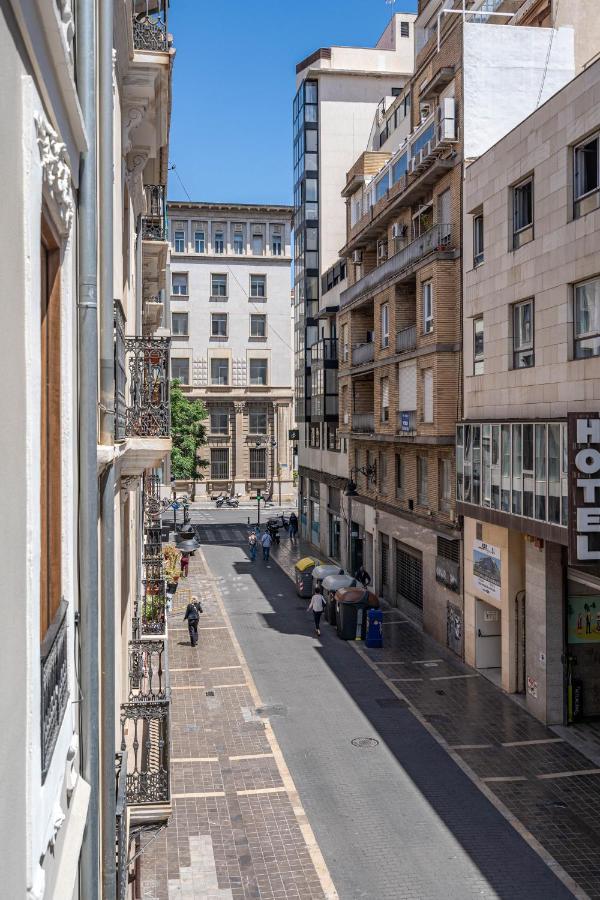Ferienwohnung Central Luxury Flat With Free Parking Valencia Exterior foto